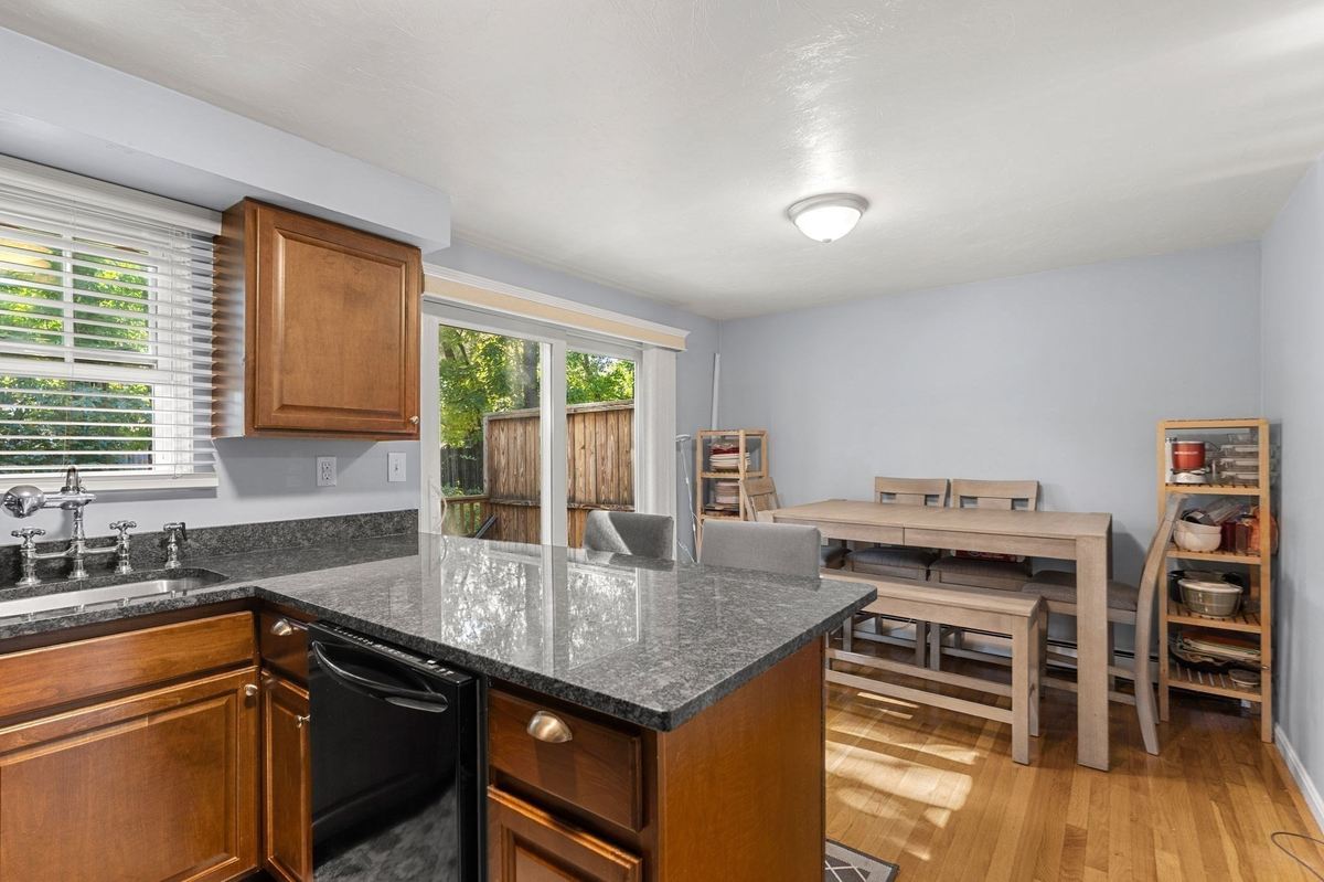 Featured Listing Image 10
