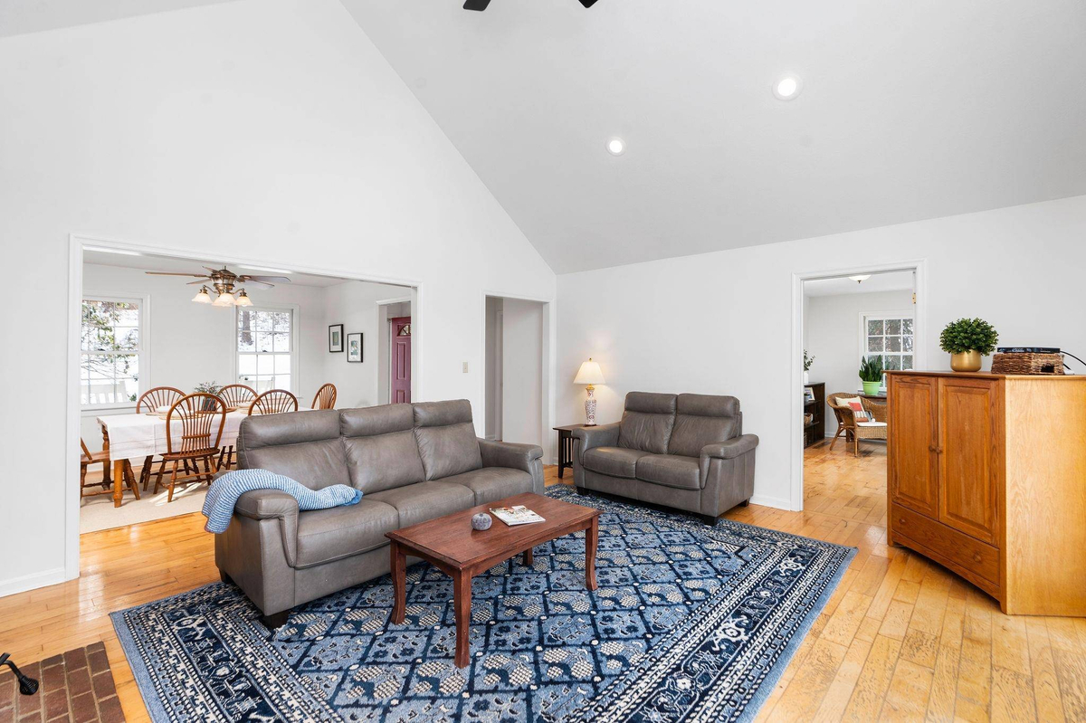 Featured Listing Image 6