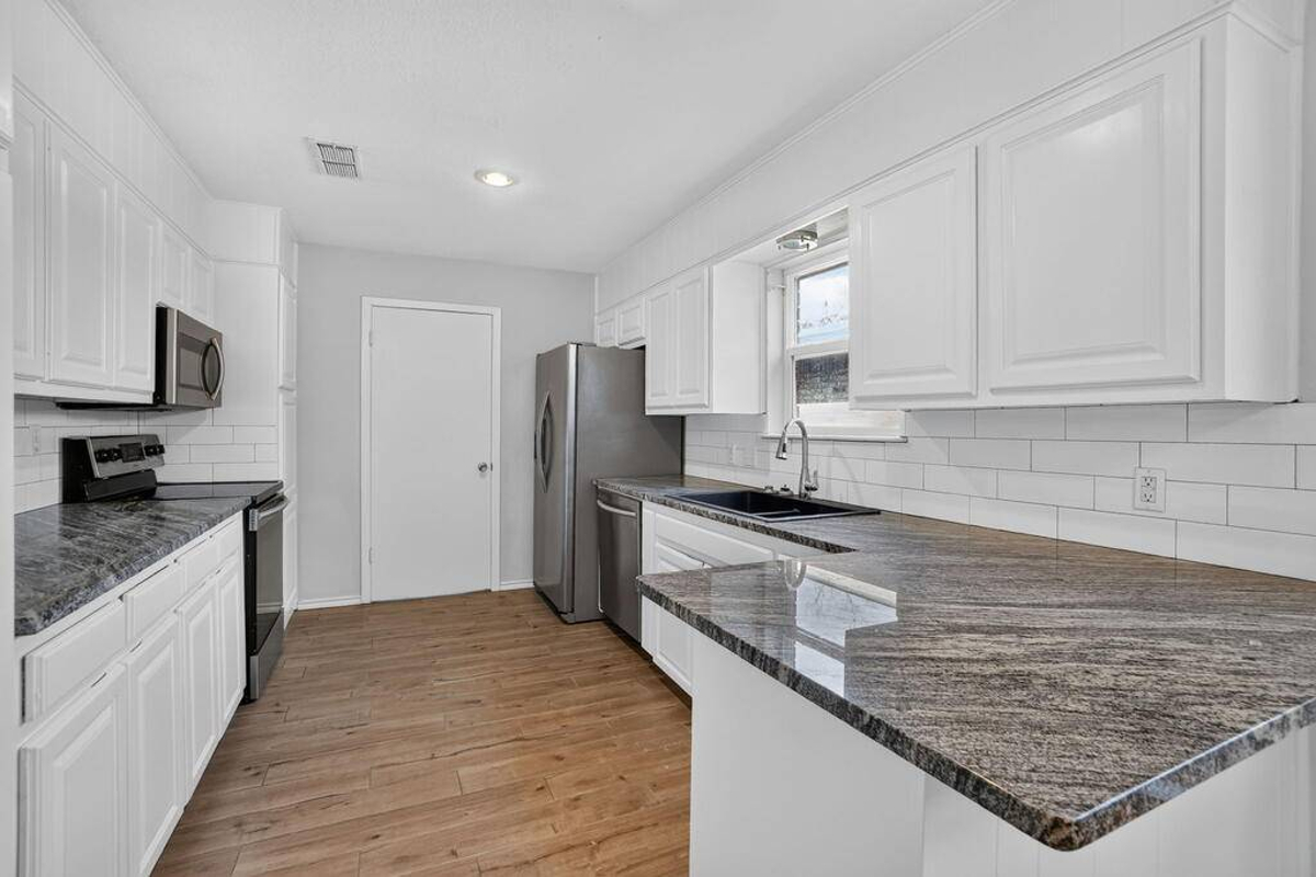 Featured Listing Image 15
