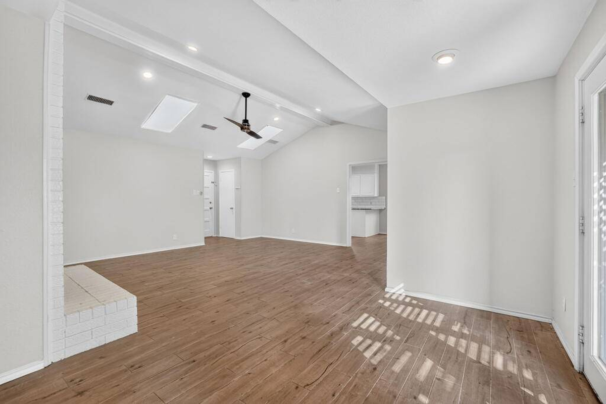 Featured Listing Image 8