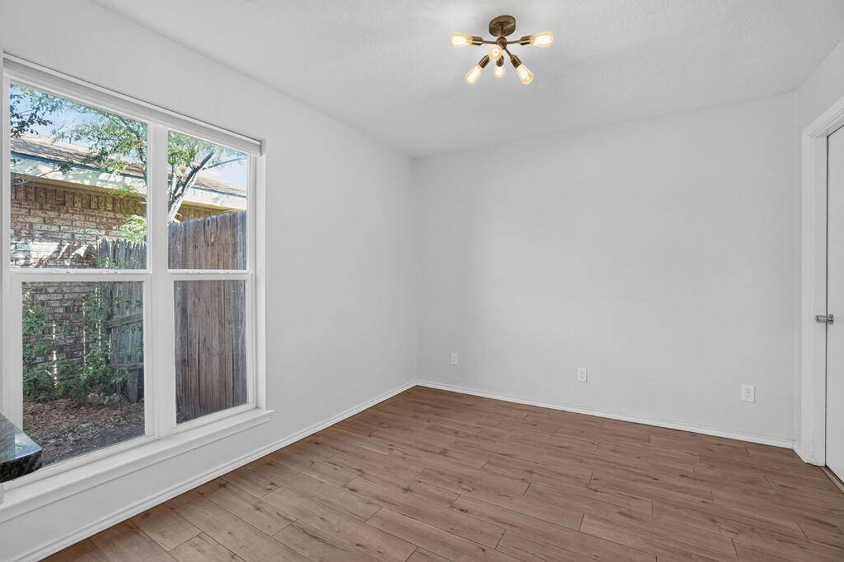 Featured Listing Image 12