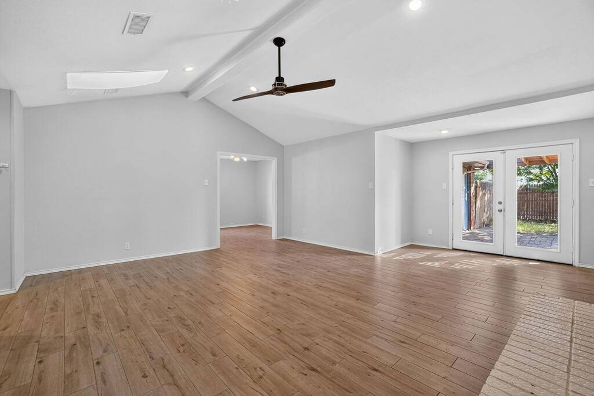 Featured Listing Image 10