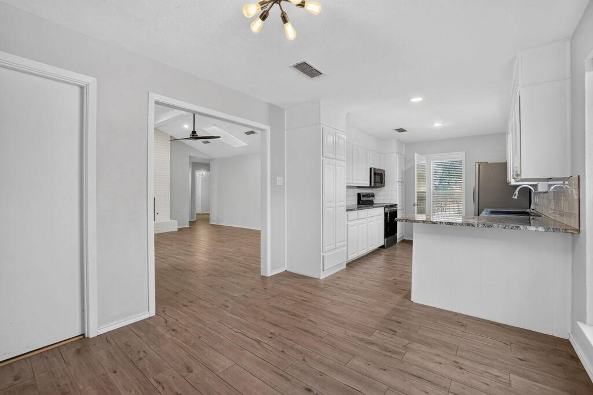 Featured Listing Image 13