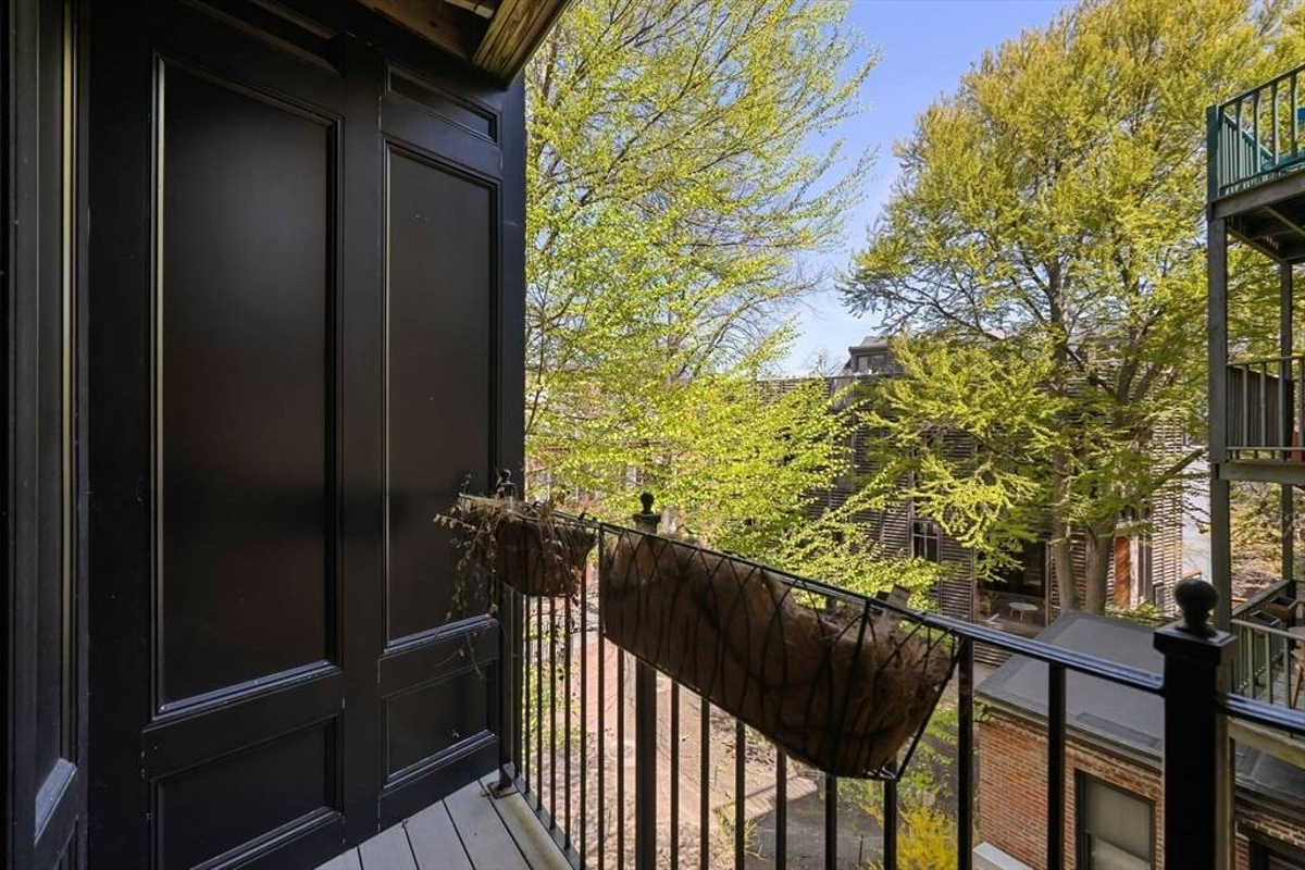 Featured Listing Image 18