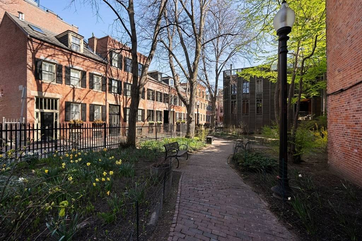 Featured Listing Image 23