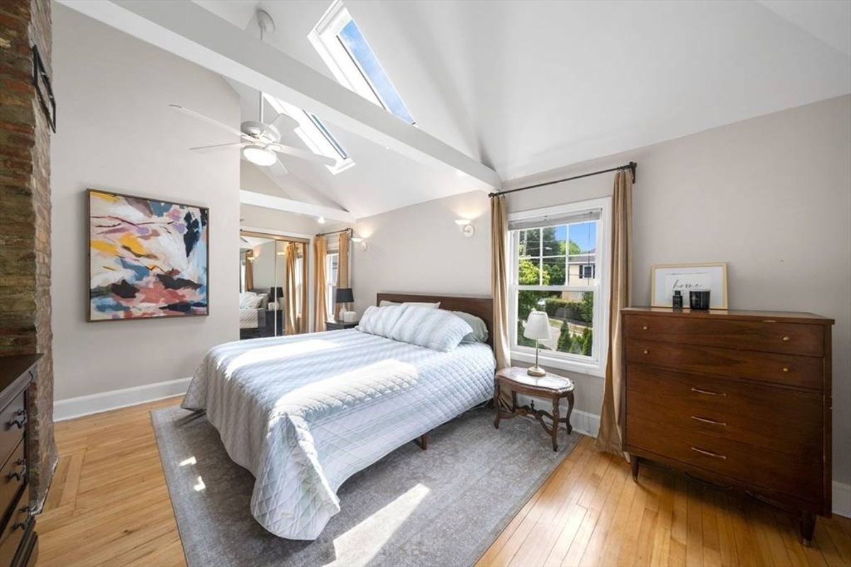 Featured Listing Image 8