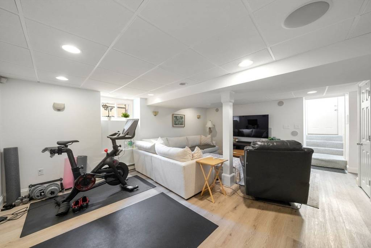 Featured Listing Image 16