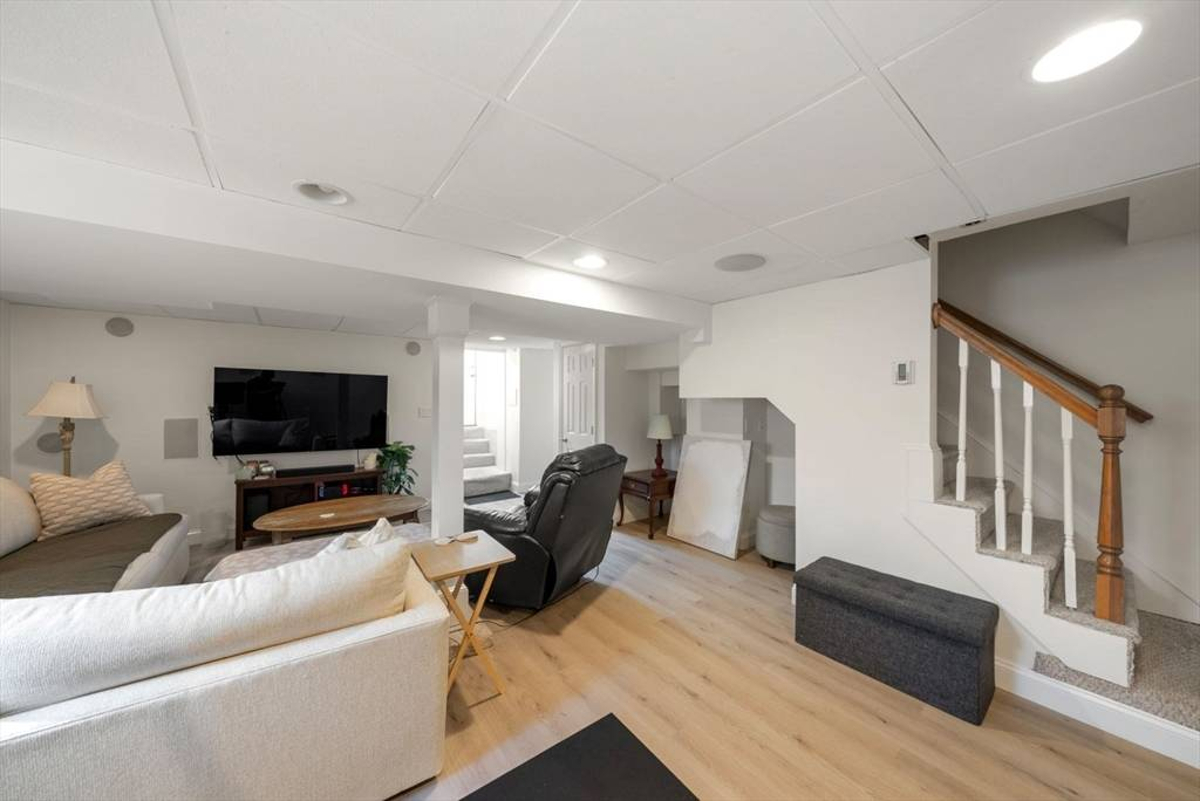 Featured Listing Image 17