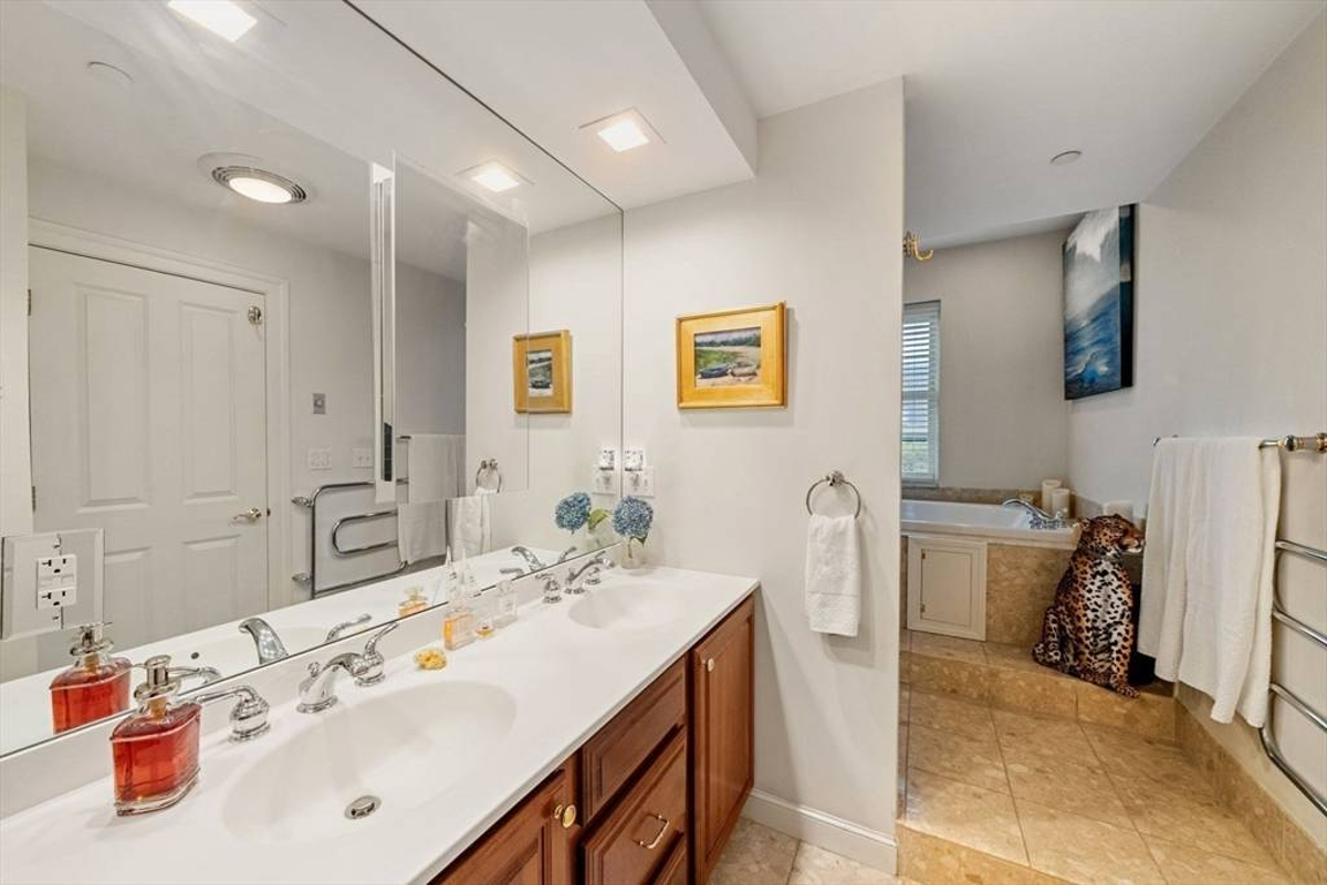Featured Listing Image 27
