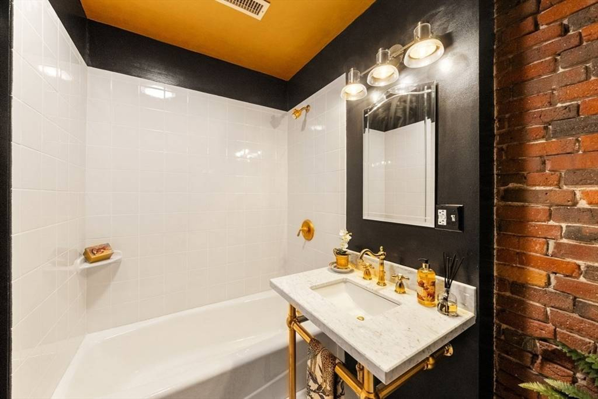 Featured Listing Image 33