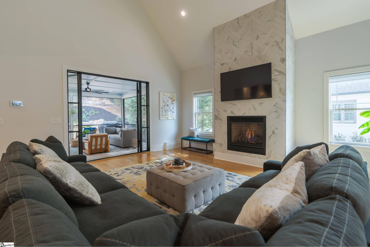Featured Listing Image 10