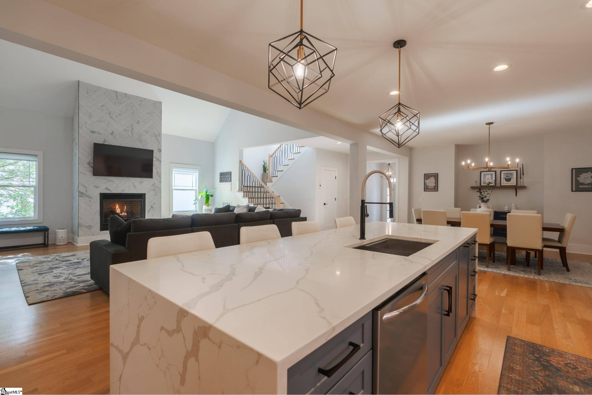 Featured Listing Image 14