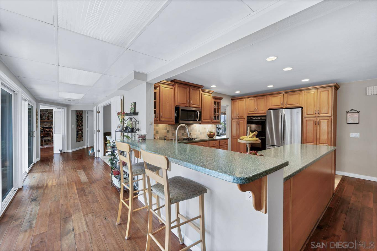 Featured Listing Image 30