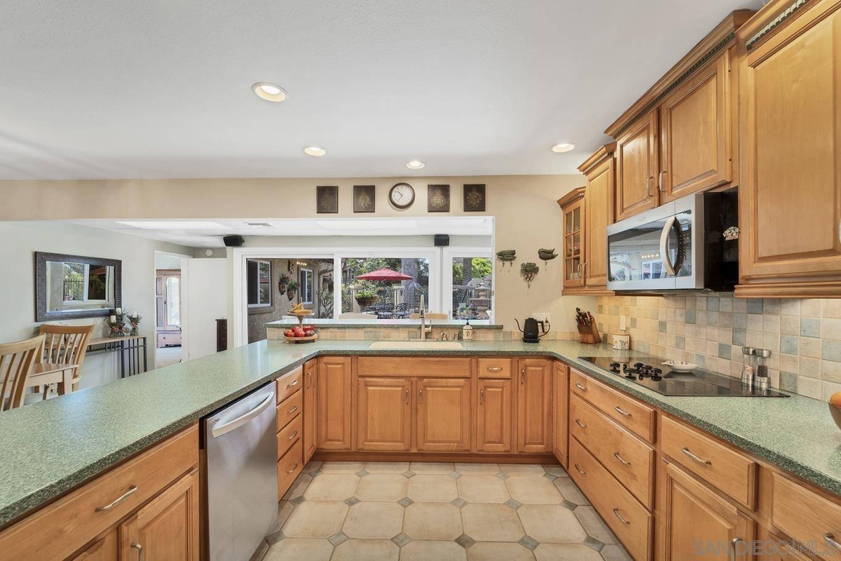 Featured Listing Image 27