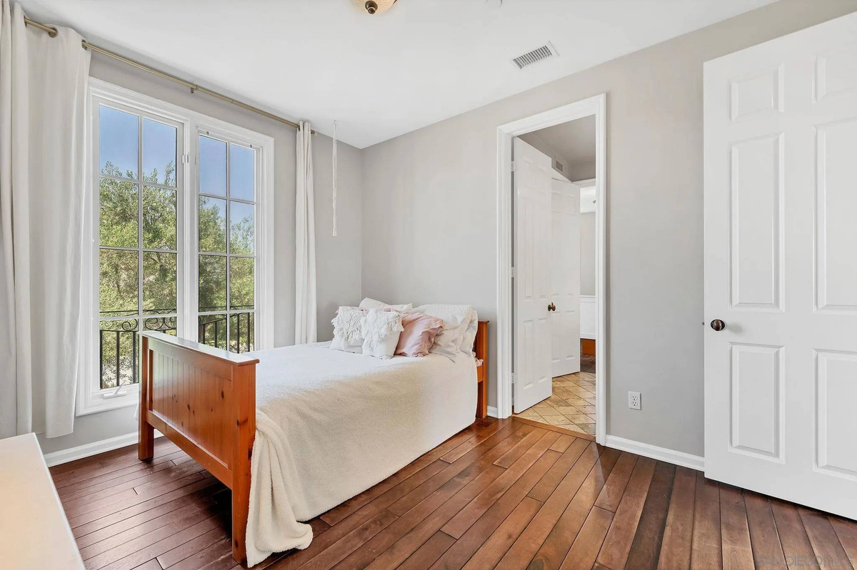 Featured Listing Image 37