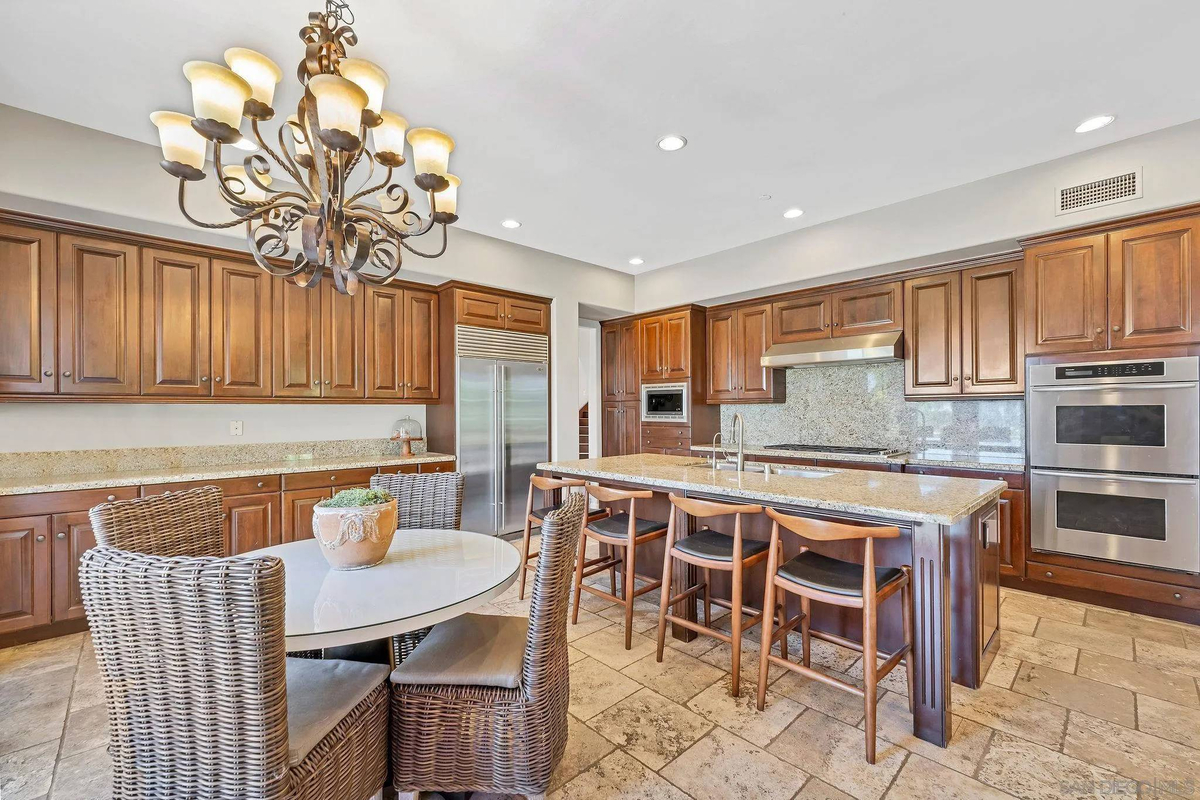 Featured Listing Image 11
