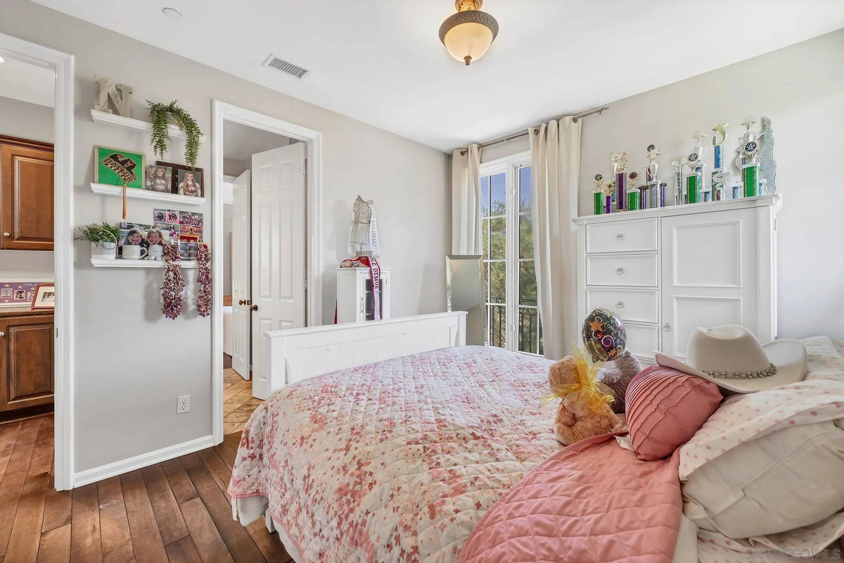 Featured Listing Image 33
