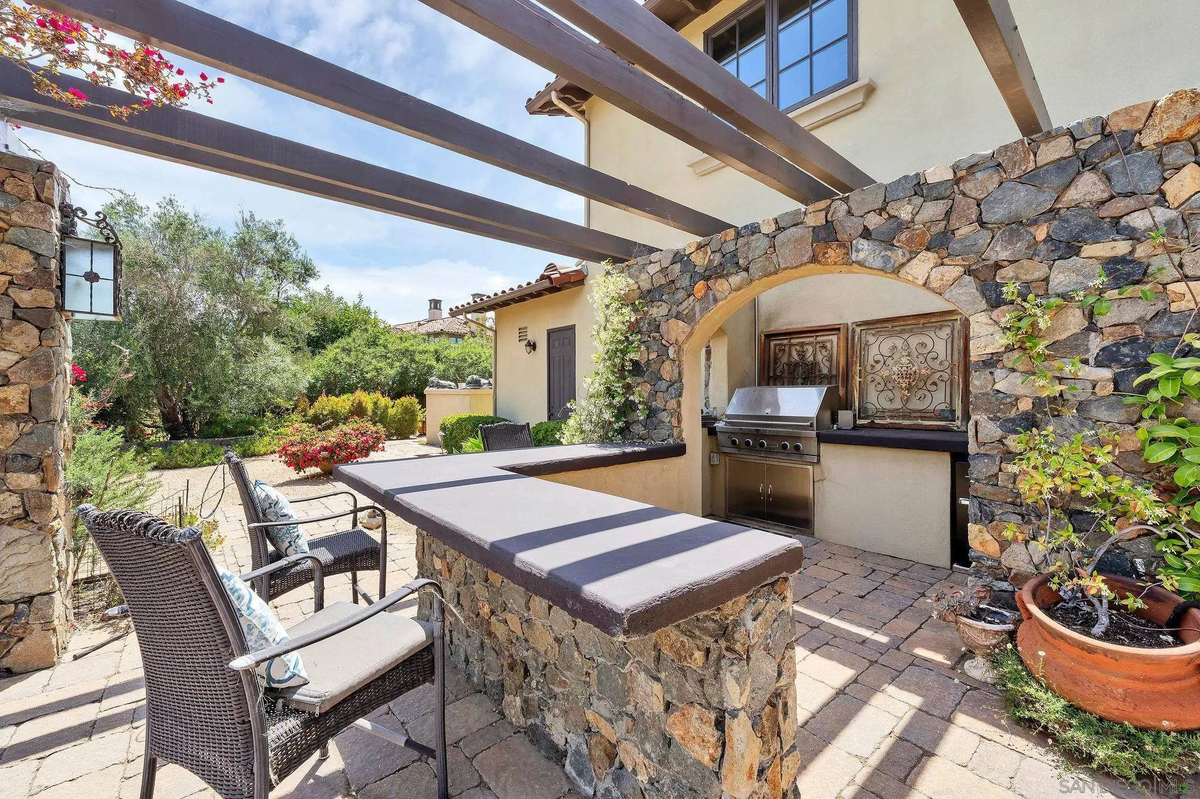 Featured Listing Image 44