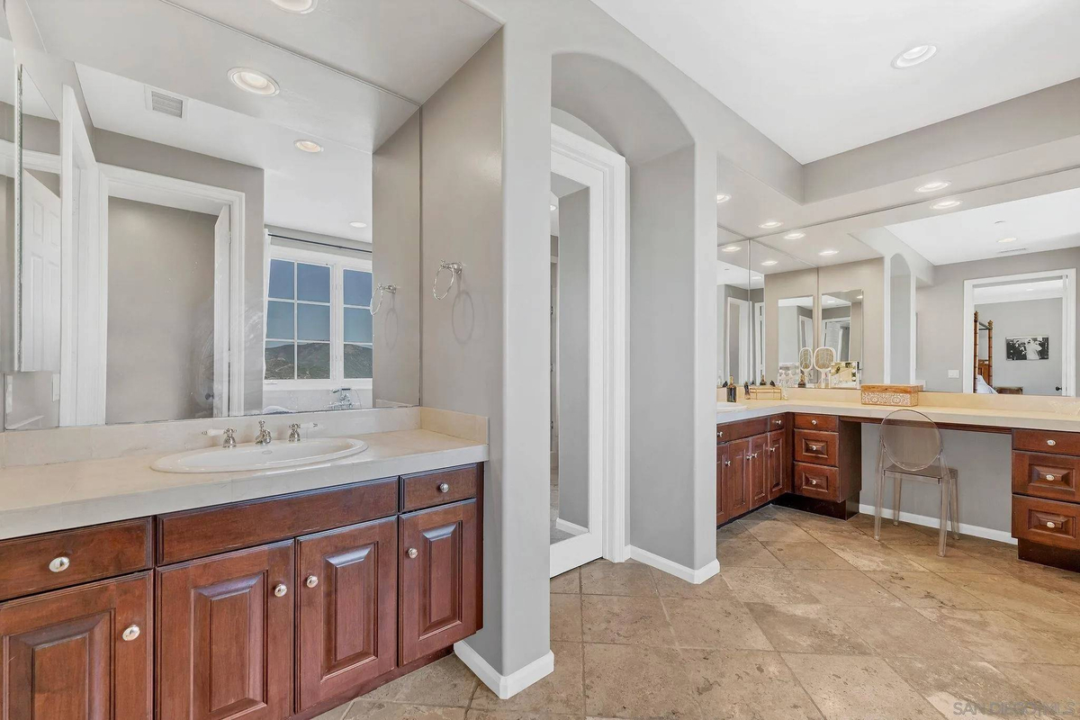 Featured Listing Image 30