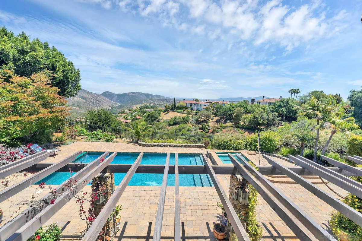 Featured Listing Image 43