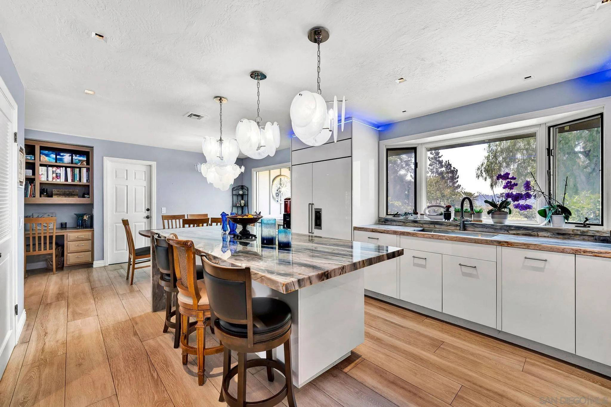 Featured Listing Image 16