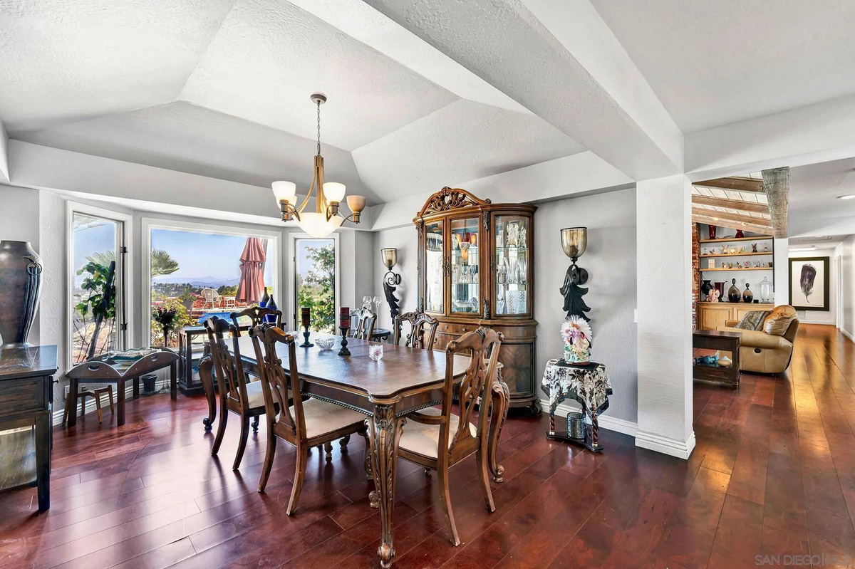 Featured Listing Image 10