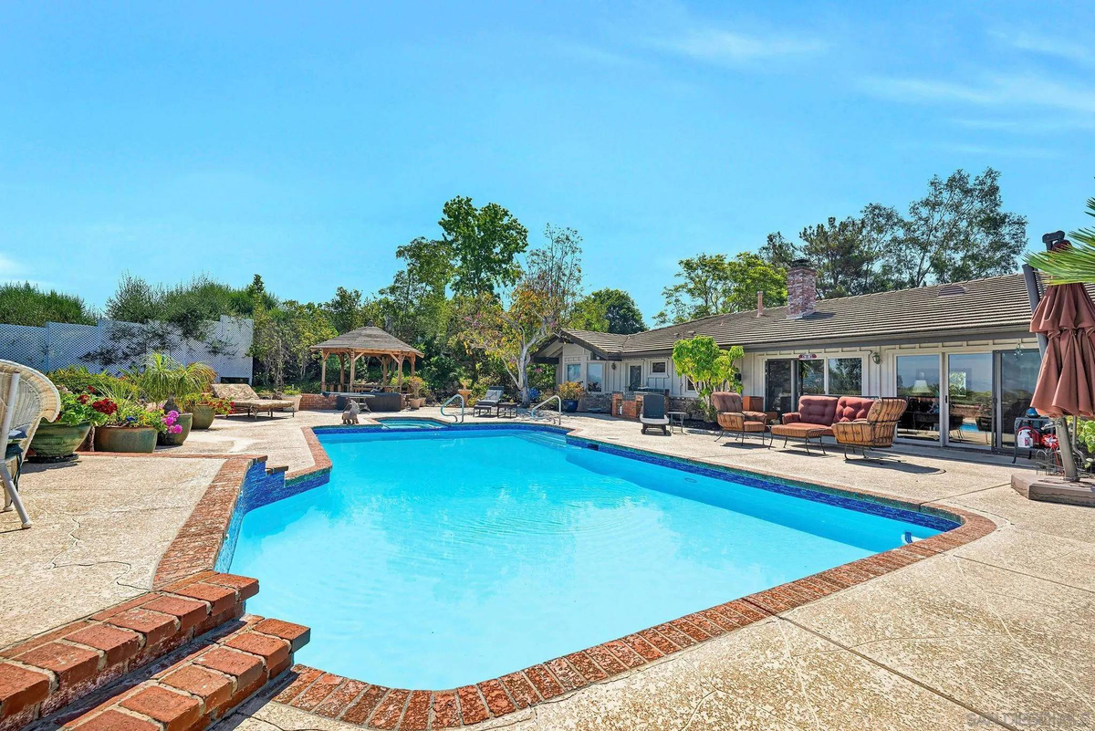 Featured Listing Image 34