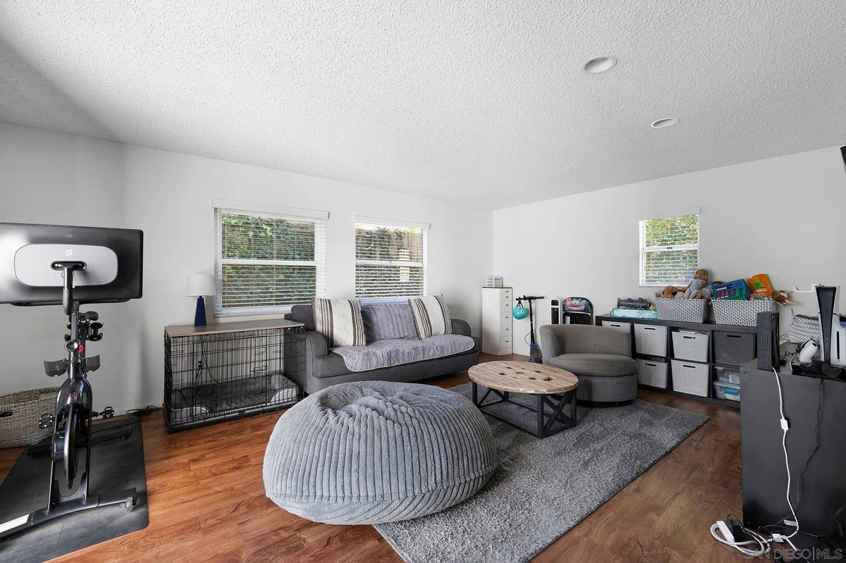 Featured Listing Image 14