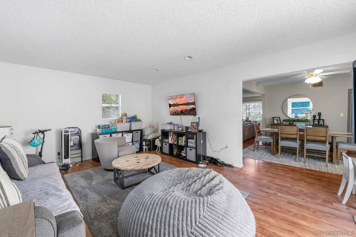 Featured Listing Image 7