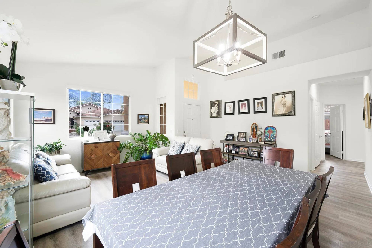Featured Listing Image 7