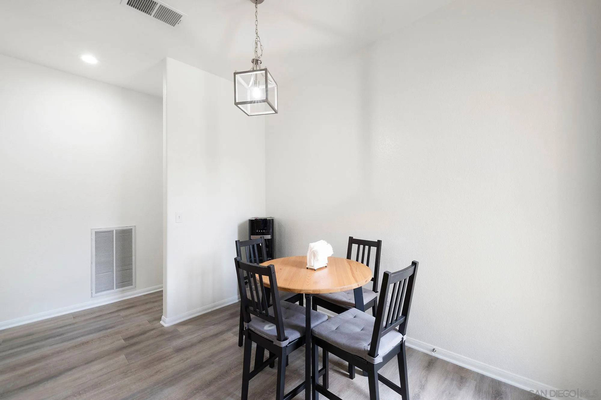 Featured Listing Image 14