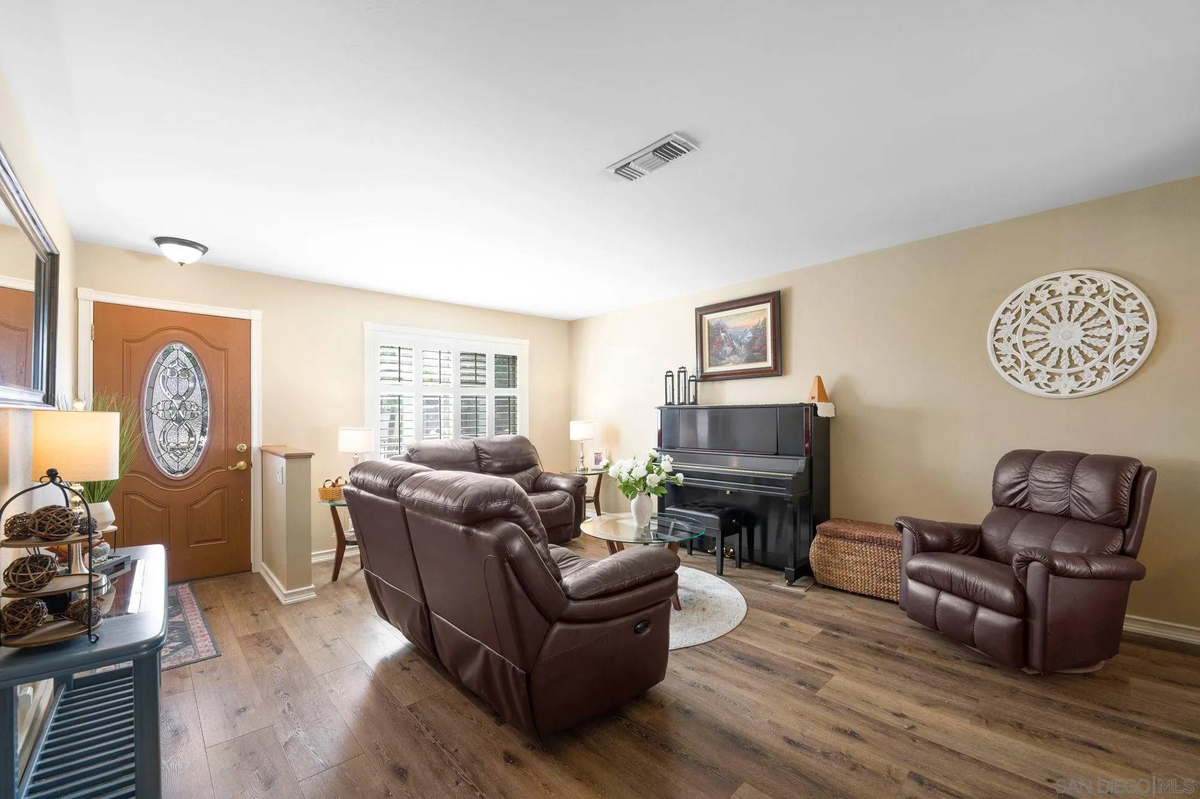 Featured Listing Image 5