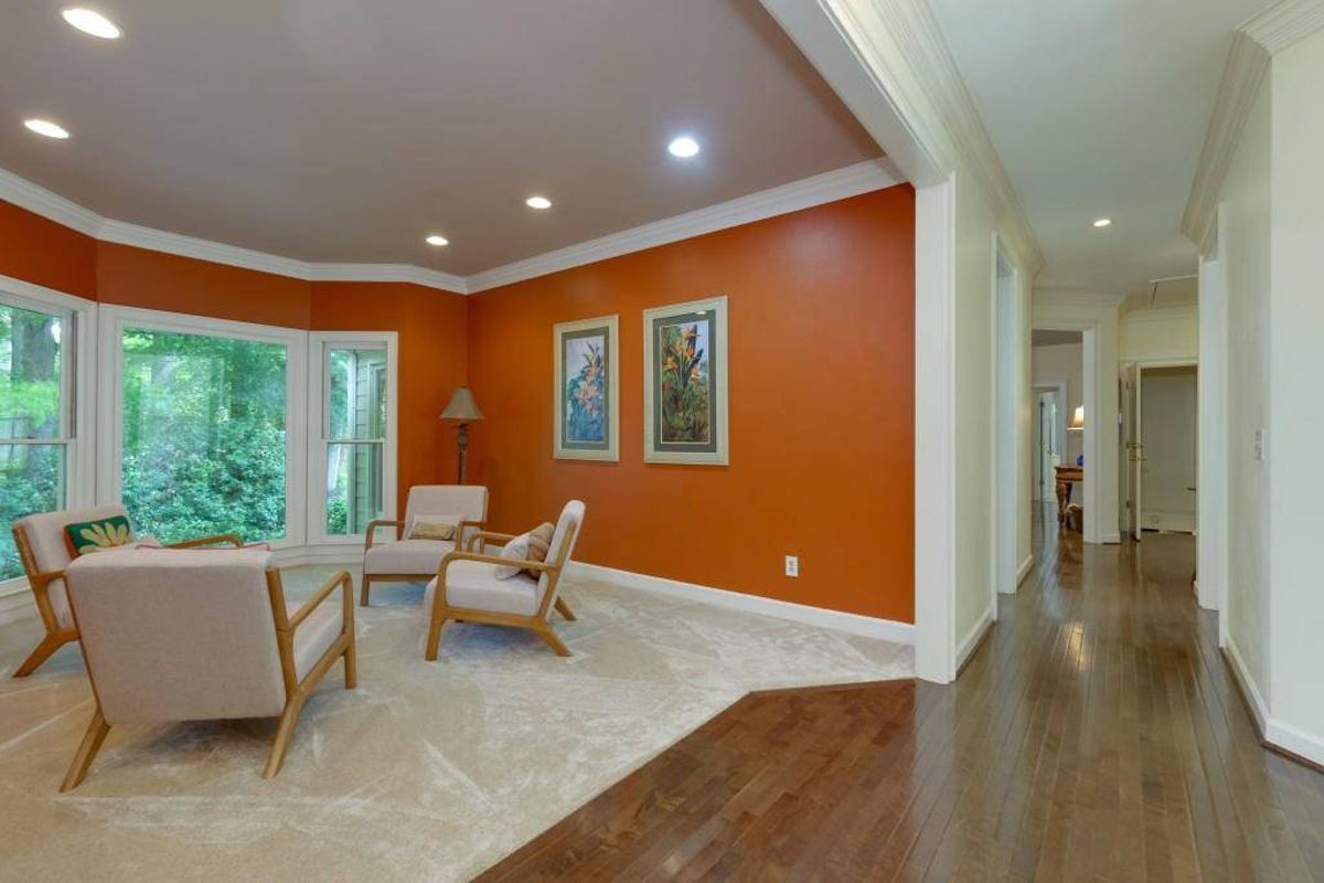 Featured Listing Image 10