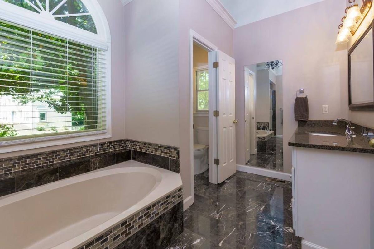 Featured Listing Image 27
