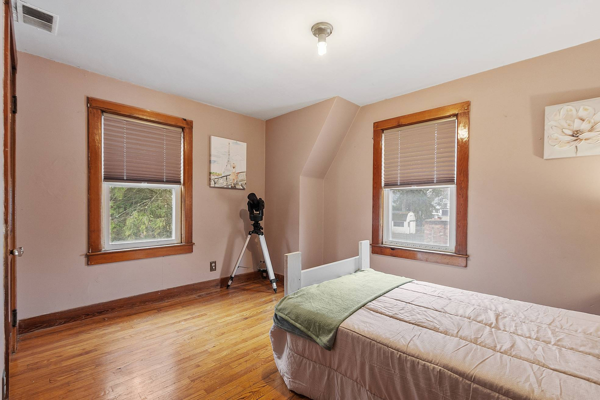 Featured Listing Image 18