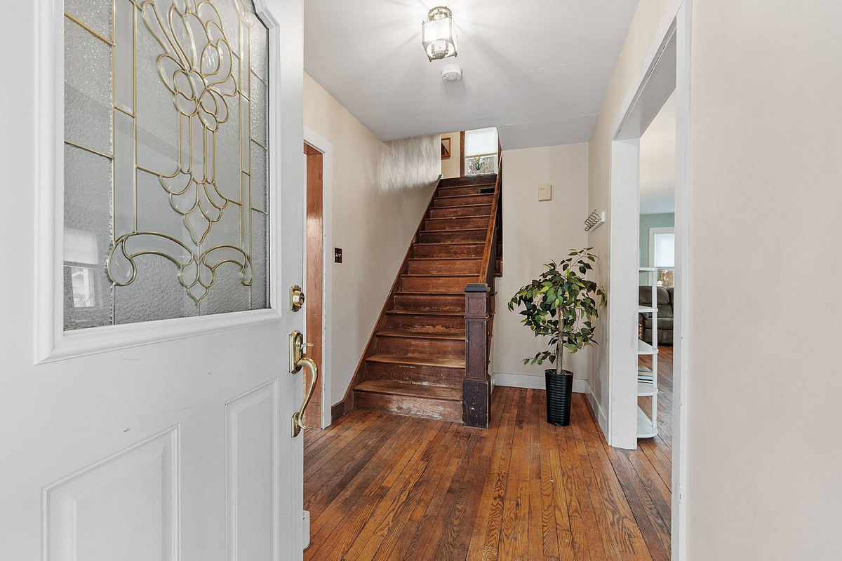 Featured Listing Image 4