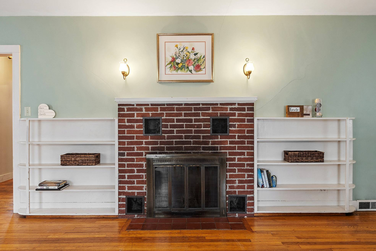 Featured Listing Image 10
