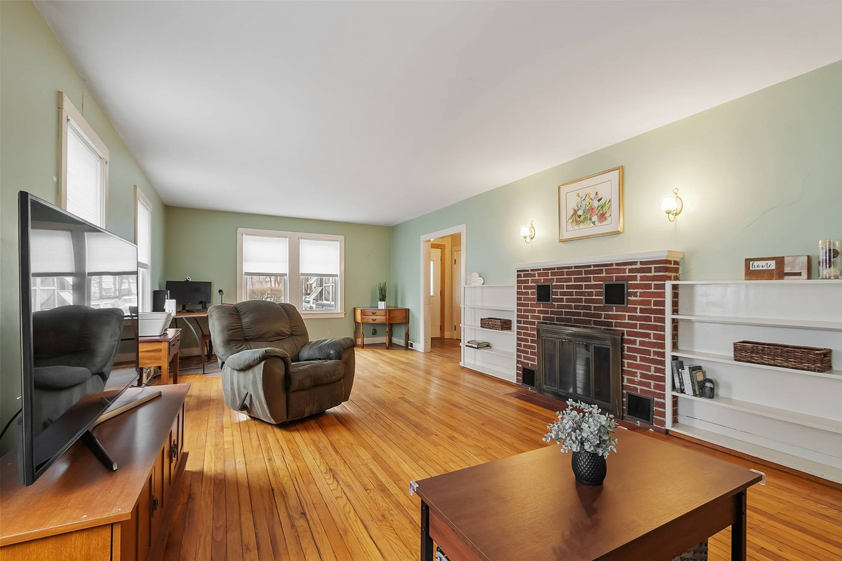 Featured Listing Image 12