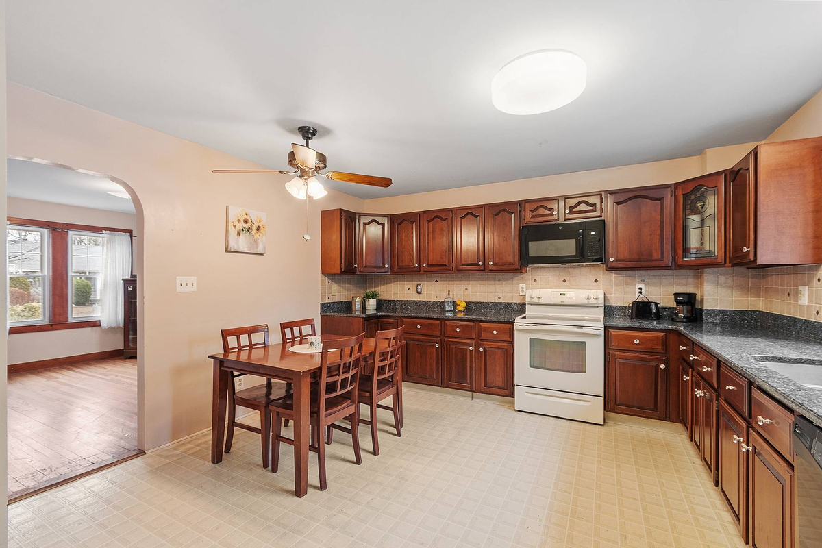 Featured Listing Image 7