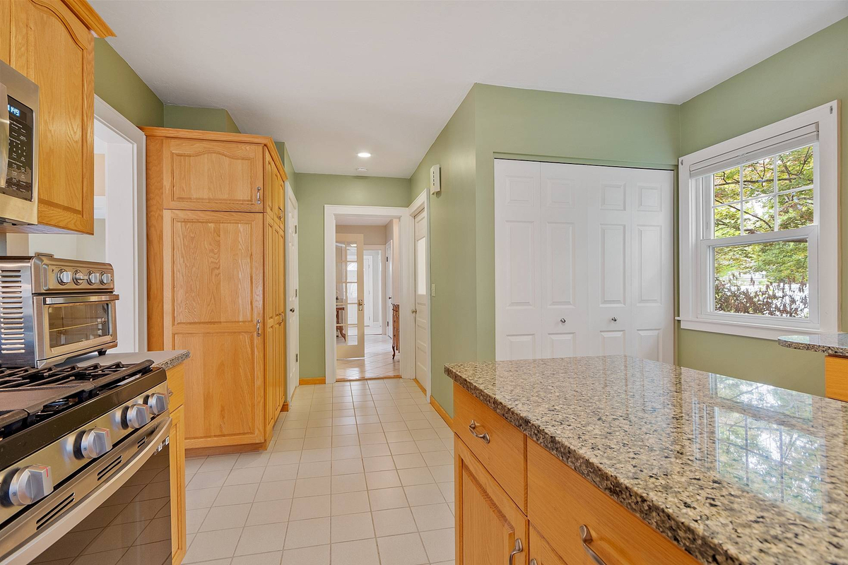 Featured Listing Image 11