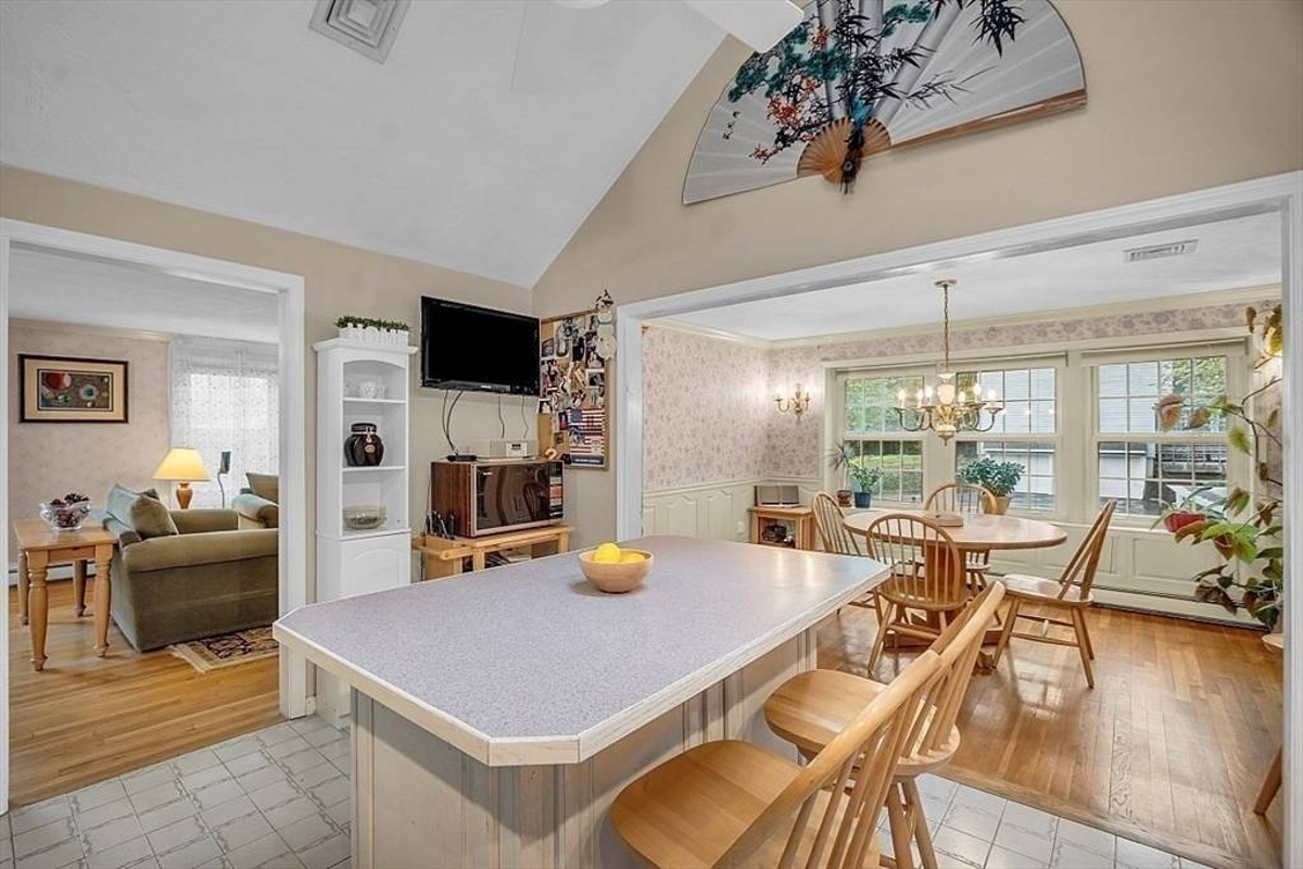 Featured Listing Image 10