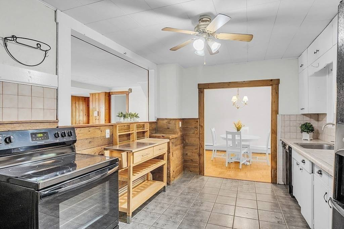Featured Listing Image 11