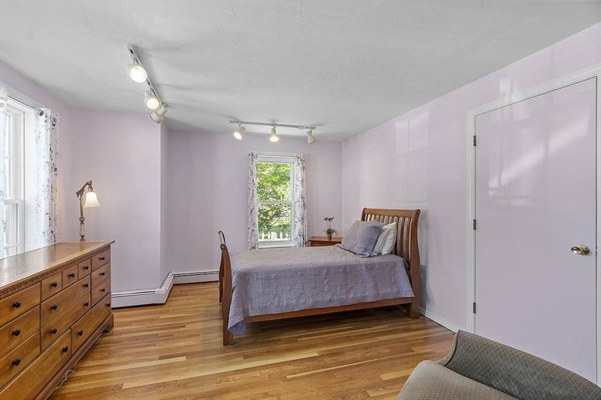 Featured Listing Image 14