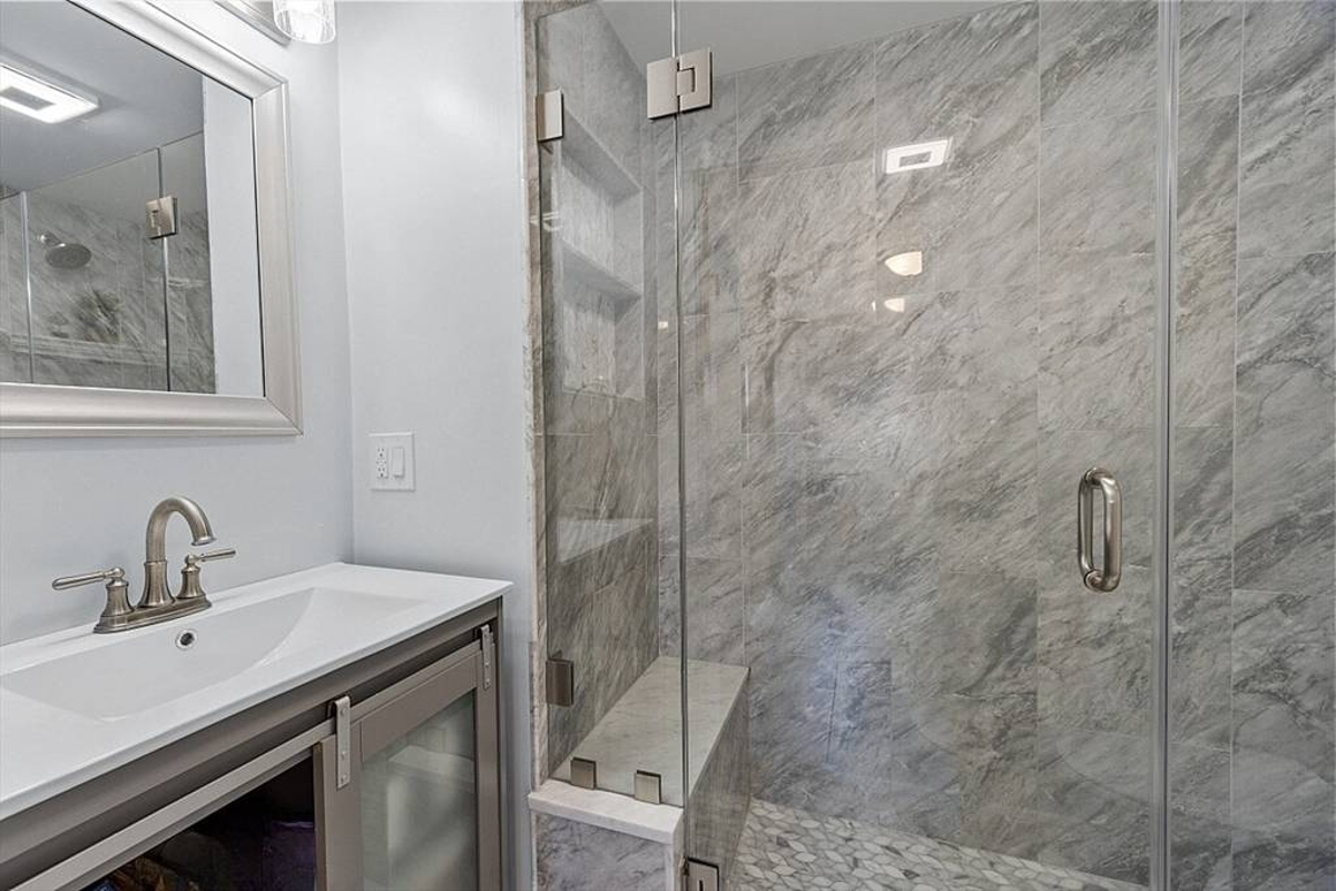 Featured Listing Image 13
