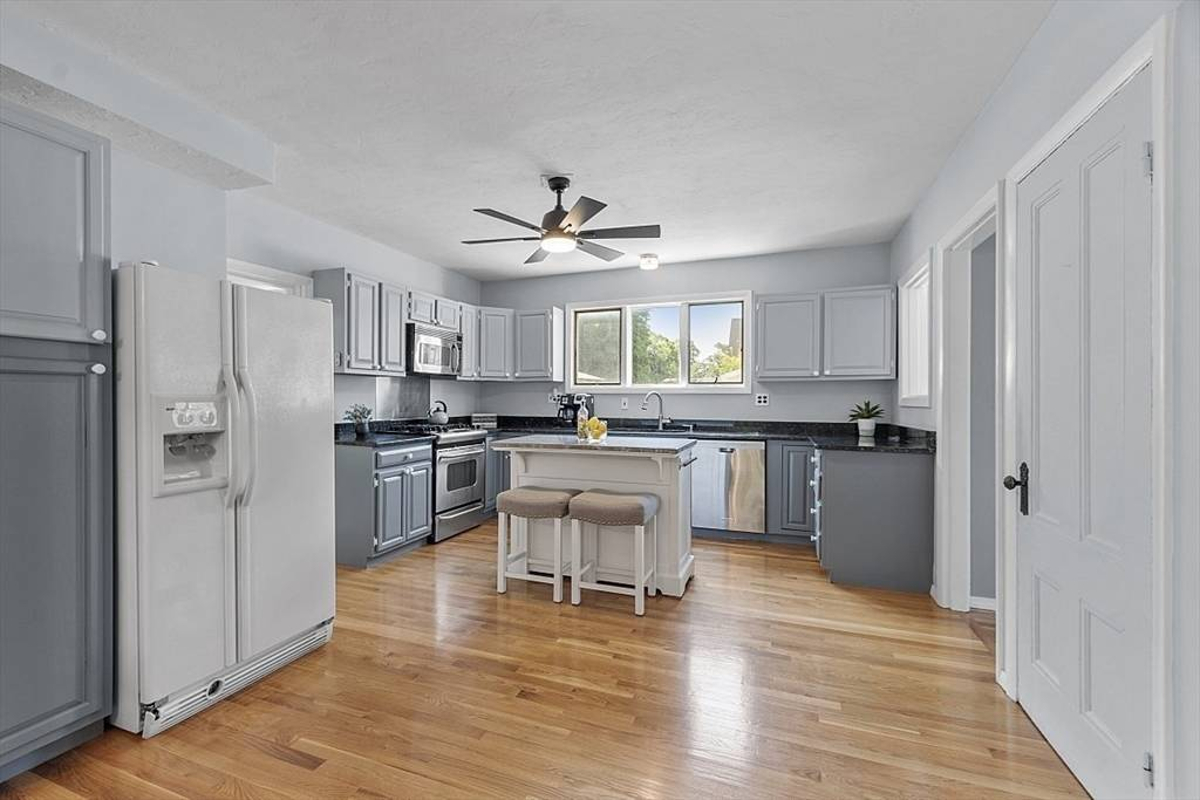 Featured Listing Image 4