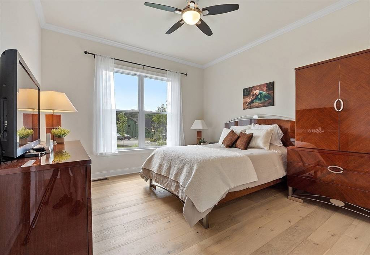 Featured Listing Image 18