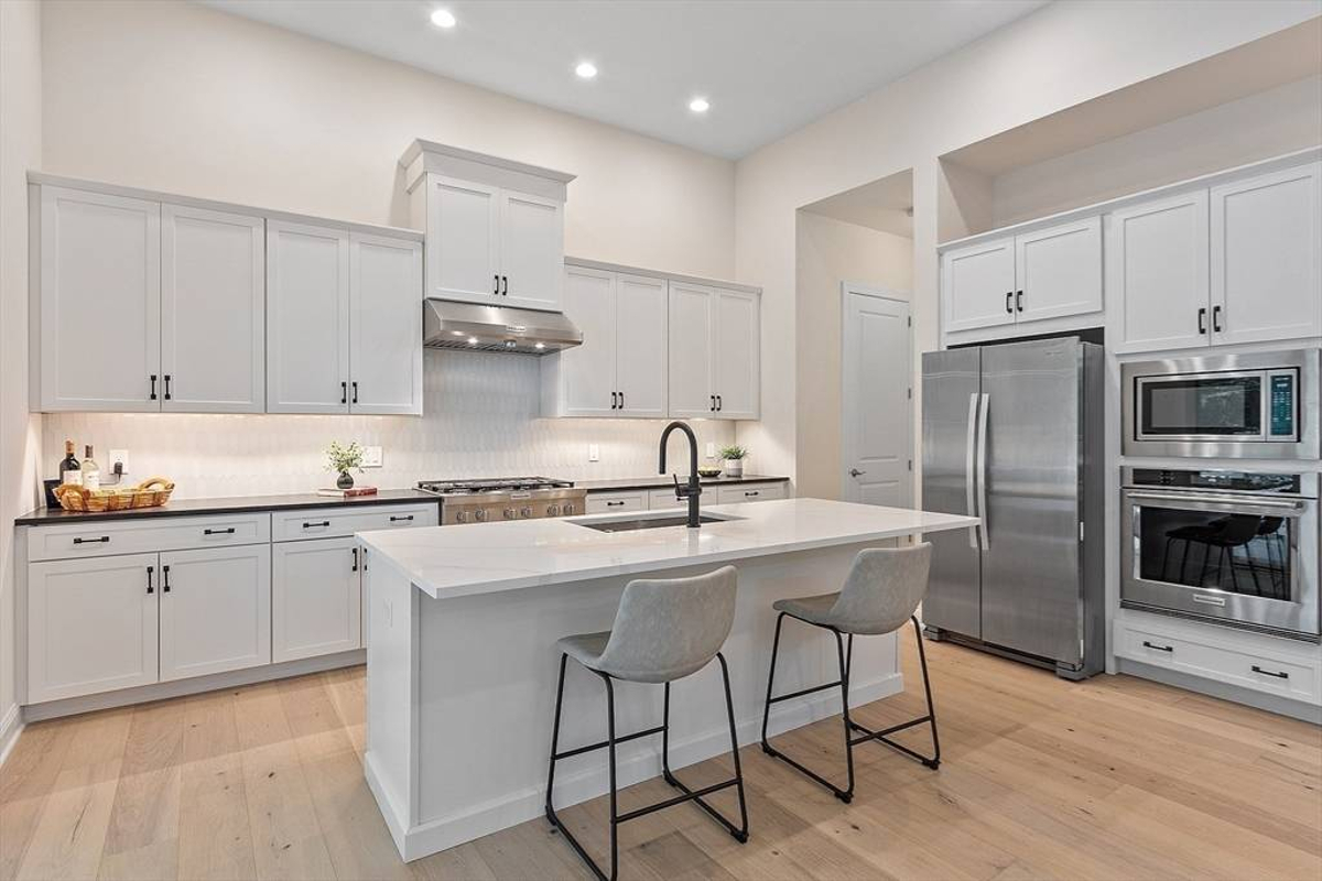 Featured Listing Image 14