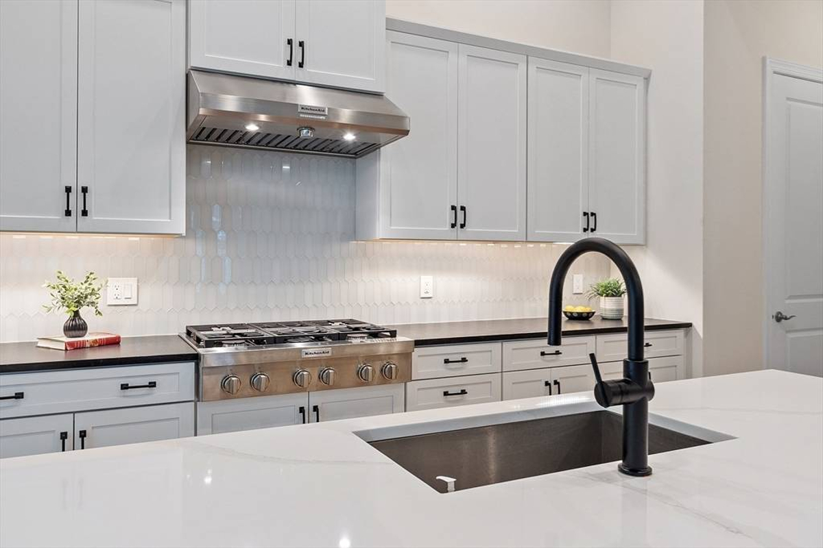 Featured Listing Image 13