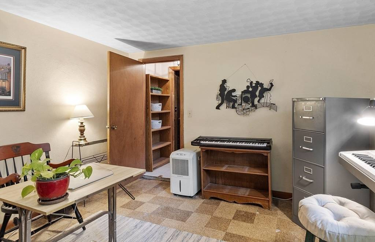 Featured Listing Image 11