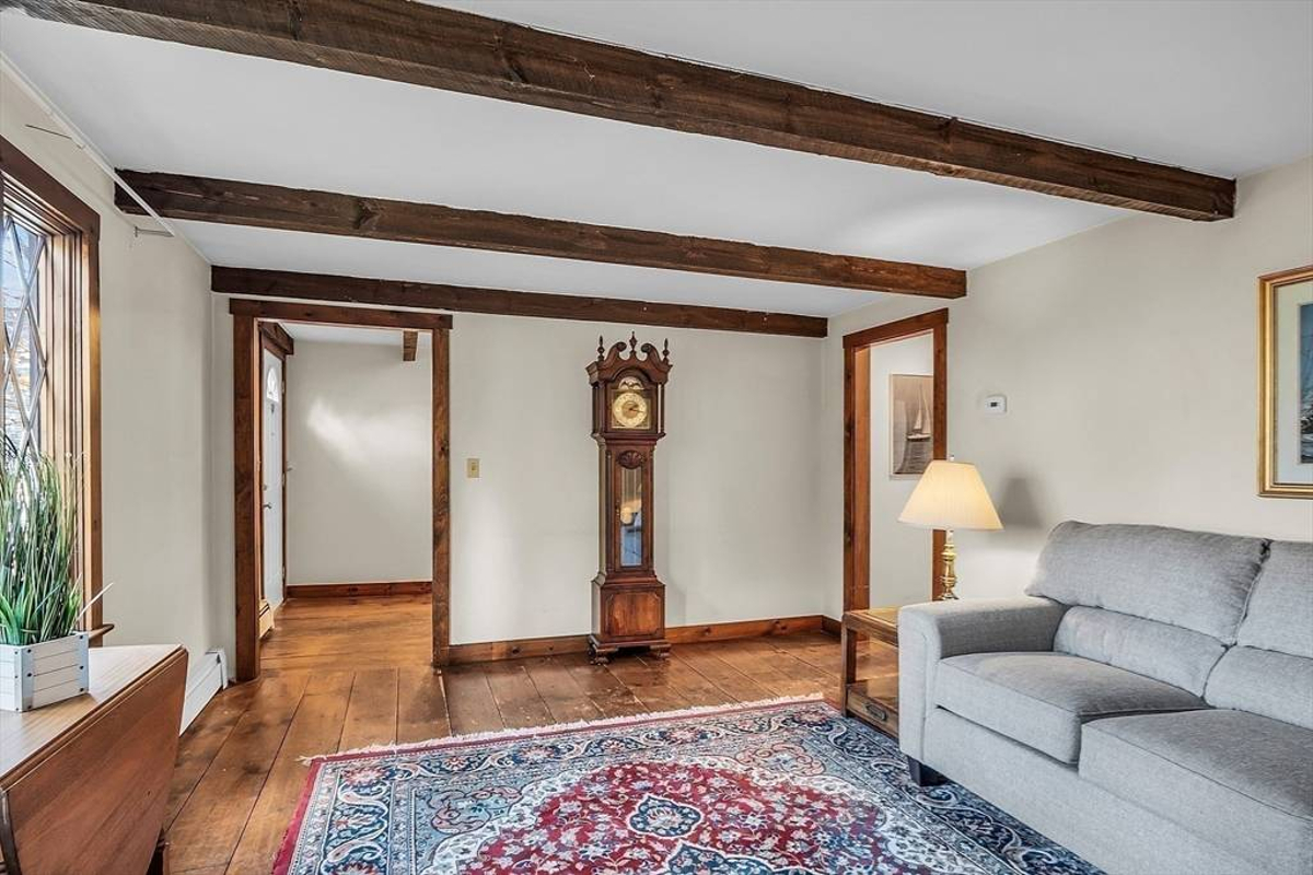 Featured Listing Image 12